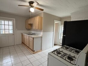 102 Main Ave in Wynantskill, NY - Building Photo - Building Photo