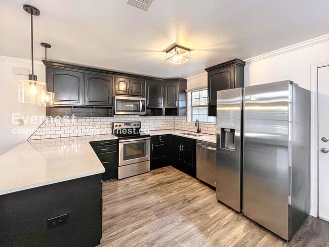 613 Jefferson St in Benton, AR - Building Photo - Building Photo