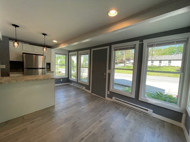 220 Maple Ave, Unit 1 in Saratoga Springs, NY - Building Photo - Building Photo