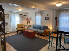 17 Hanson St, Unit 19B17-19HanonStreet in Dover, NH - Building Photo