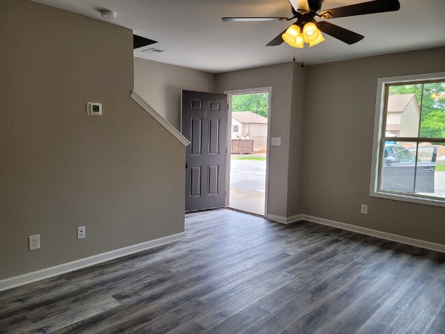 231 Smithson Ln in Clarksville, TN - Building Photo - Building Photo