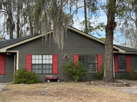 105 Wisteria Ct in Savannah, GA - Building Photo