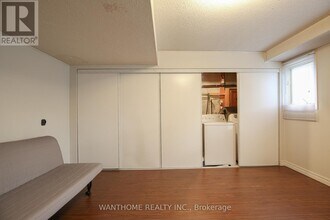 44 Freshmeadow Dr in Toronto, ON - Building Photo - Building Photo
