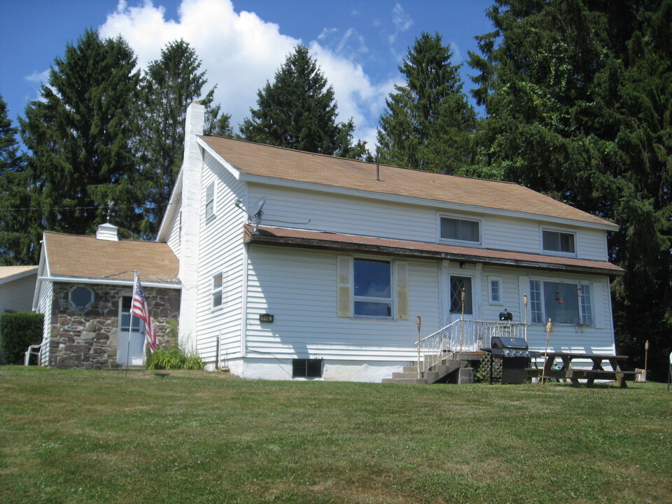 118 Galvin Ln in Norwich, NY - Building Photo