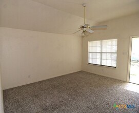 3708 Littleleaf Dr, Unit B in Killeen, TX - Building Photo - Building Photo