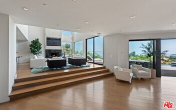 2826 Las Alturas St in Los Angeles, CA - Building Photo - Building Photo