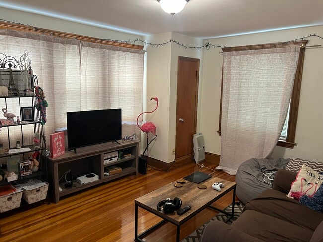 8 King Ave, Unit 1-2