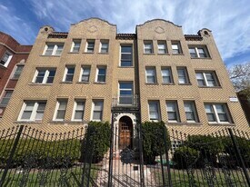 8559 S Bennett Ave in Chicago, IL - Building Photo