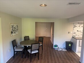 184 Timpson Dr in Aurora, ON - Building Photo - Building Photo