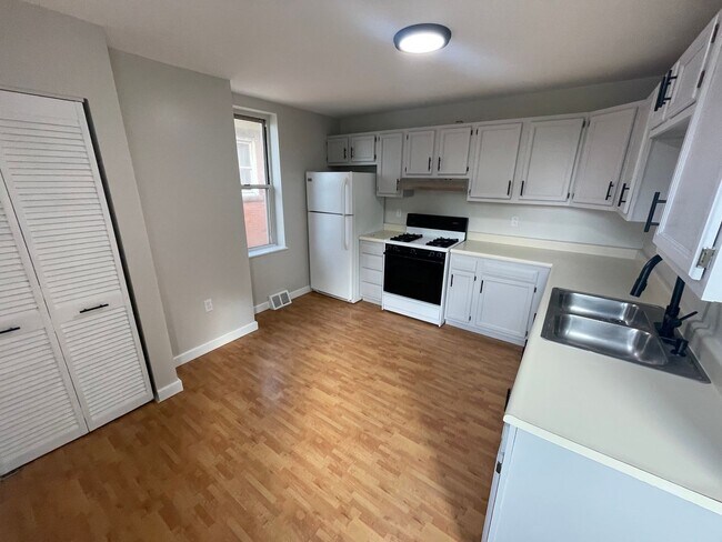 155 Kendall Ave in Pittsburgh, PA - Building Photo - Building Photo