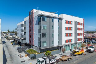City Heights Place in San Diego, CA - Building Photo