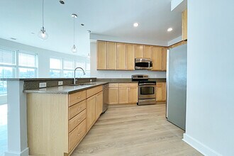 32 Derby Sq, Unit 2 in Salem, MA - Building Photo - Building Photo