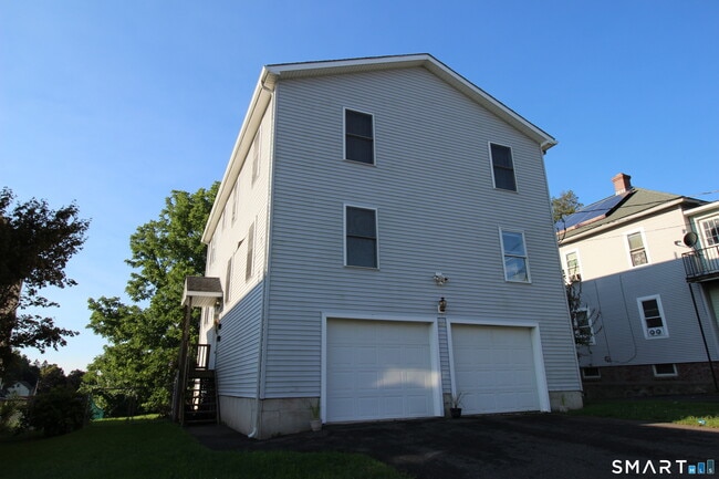 125 Thorniley St in New Britain, CT - Building Photo - Building Photo