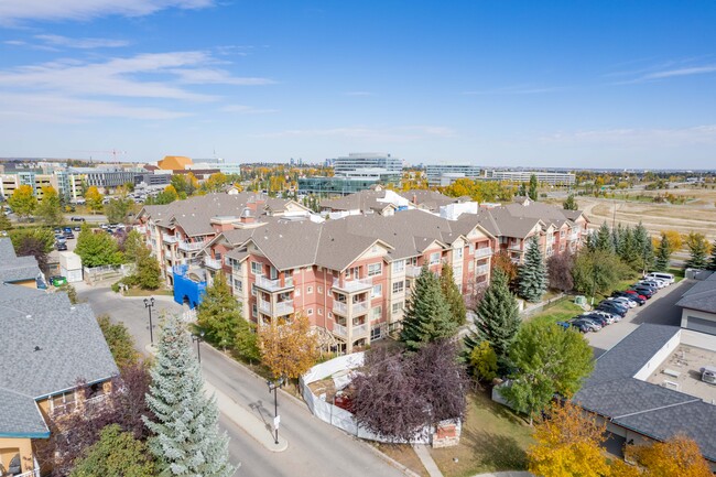 Trafalgar House in Calgary, AB - Building Photo - Building Photo