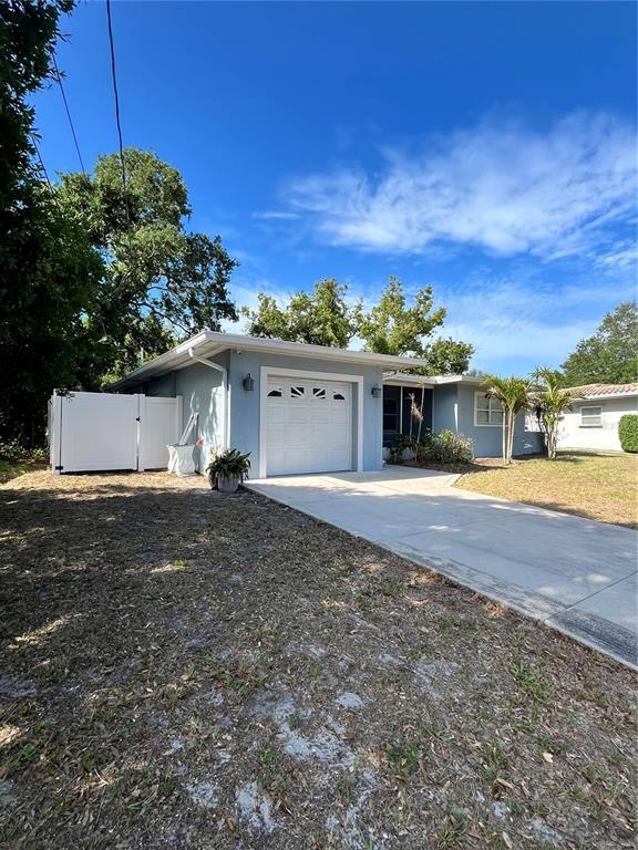 10980 104th Ave in Largo, FL - Building Photo - Building Photo