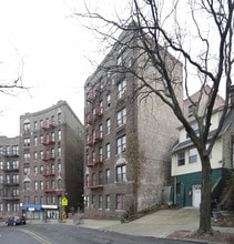 135 W 238th St in Bronx, NY - Foto de edificio - Building Photo