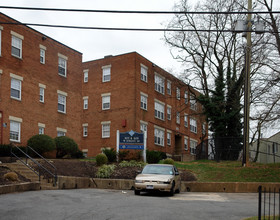 Villages of East River in Washington, DC - Foto de edificio - Building Photo