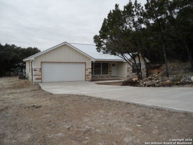 606 Mockingbird Cove in Spring Branch, TX - Foto de edificio - Building Photo