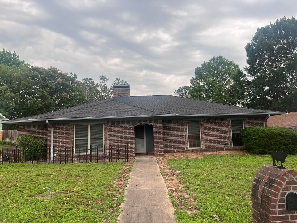 15 Haven Cir in Denison, TX - Building Photo