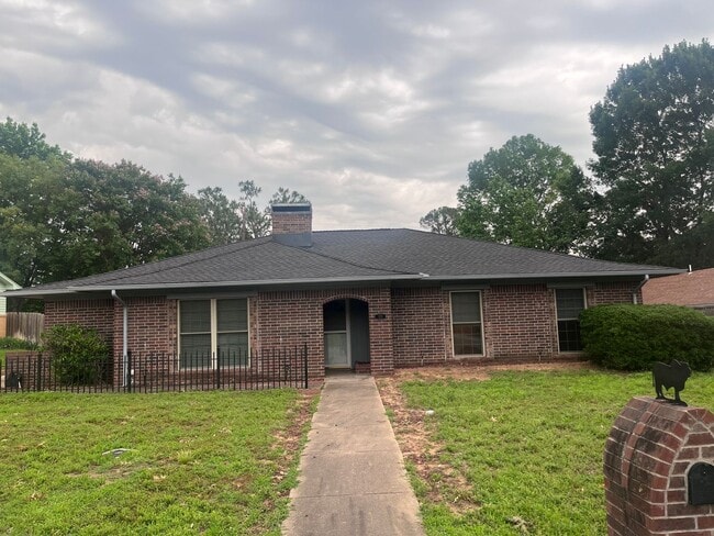 property at 15 Haven Cir