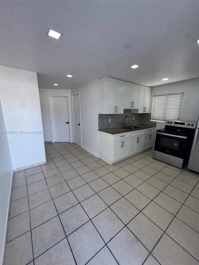 290 NW 45th Ave in Miami, FL - Building Photo - Building Photo