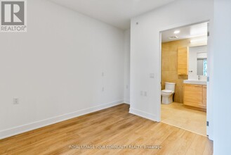 200-3200 Redpath Ave in Toronto, ON - Building Photo - Building Photo