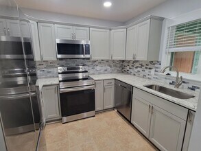 304 Osprey Ridge Dr in Emerald Isle, NC - Building Photo - Building Photo