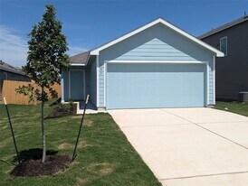 583 Commander Abbott Dr in Jarrell, TX - Building Photo