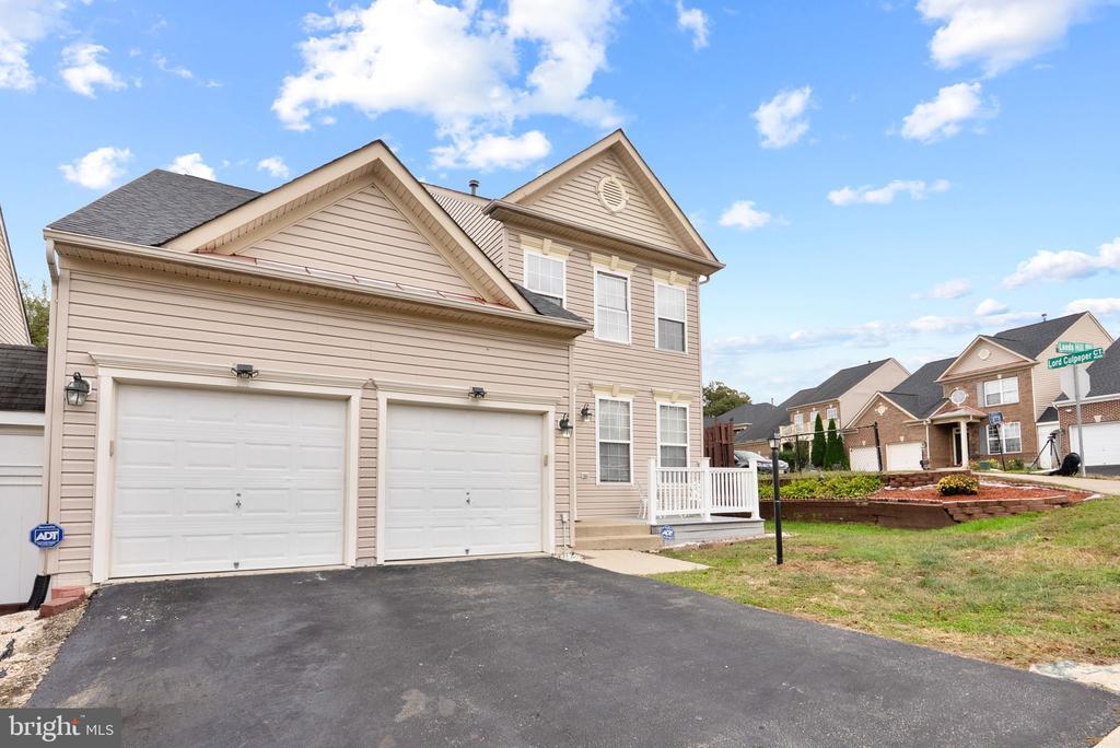 15433 Leeds Hill Way in Woodbridge, VA - Foto de edificio