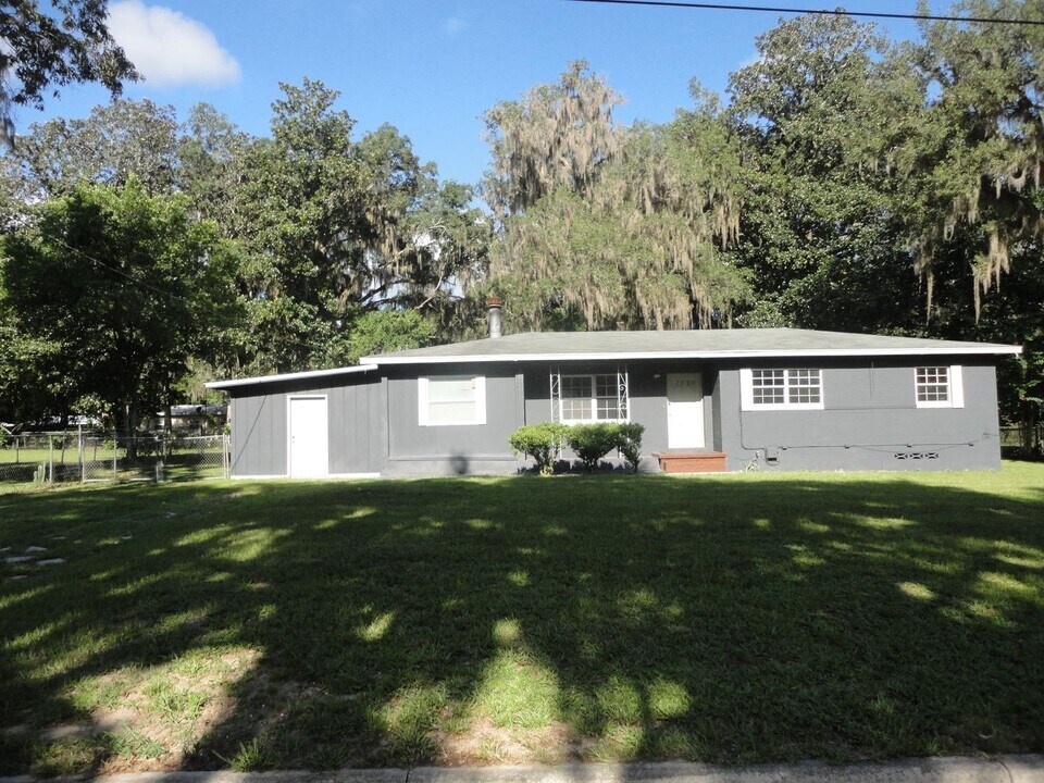 2220 SE 44 Terrace in Gainesville, FL - Building Photo