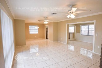 7921 Juniper St in Miramar, FL - Foto de edificio - Building Photo