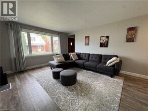 19 E 27th St in Hamilton, ON - Building Photo - Building Photo