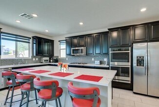 713 Foreign Reef Wy in Las Vegas, NV - Building Photo - Building Photo