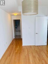 38 Grenville St in Toronto, ON - Building Photo - Building Photo