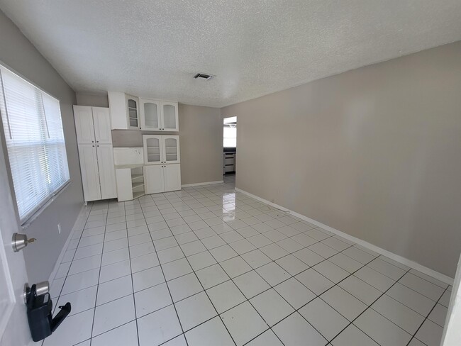 5281 Bamboo Pl in Clearwater, FL - Building Photo - Building Photo