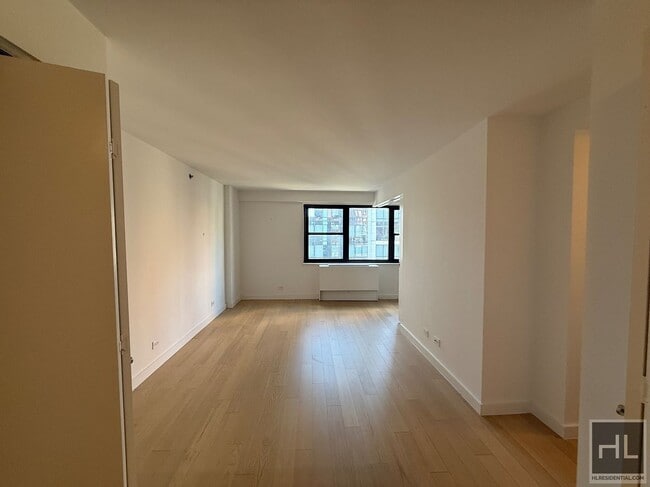 East 39th Street in New York, NY - Building Photo - Building Photo