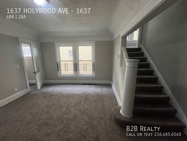1637 Holyrood Rd in Cleveland, OH - Building Photo - Building Photo