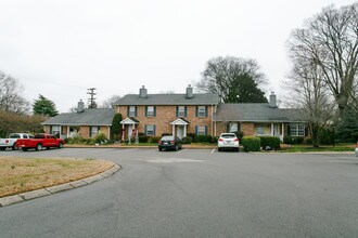 Cottage Place in Nashville, TN - Foto de edificio - Building Photo