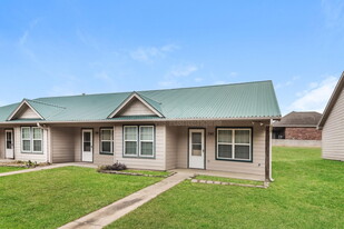780 Rocky Ridge Flatts in Gainesville, TX - Building Photo