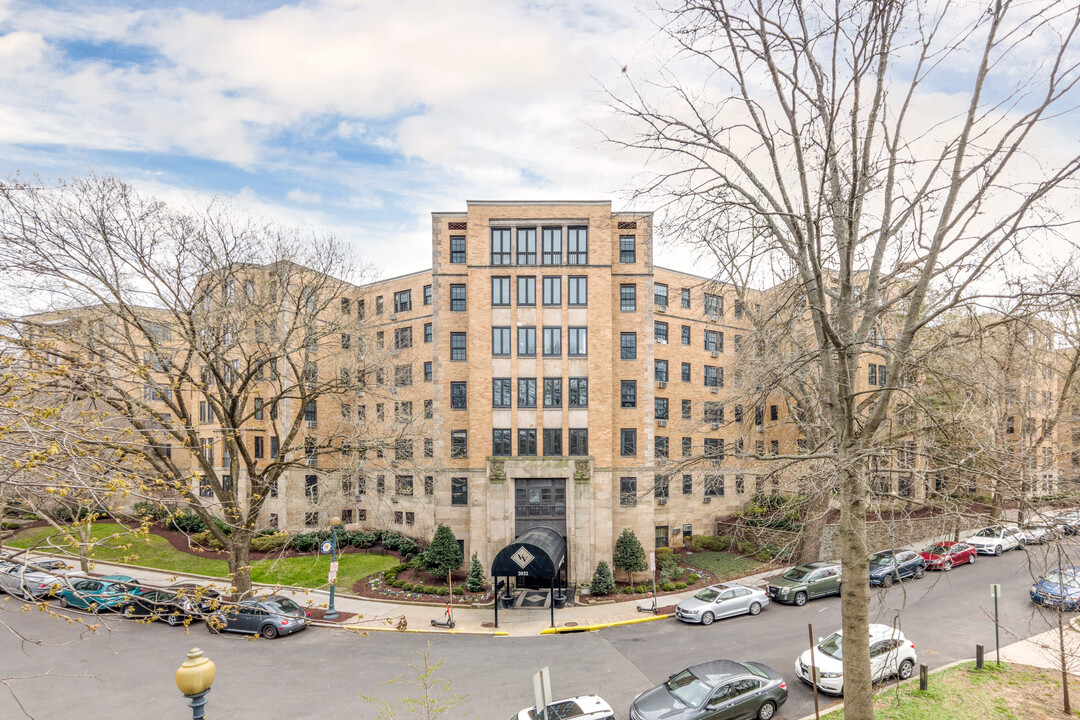 Valley Vista Condominiums in Washington, DC - Building Photo