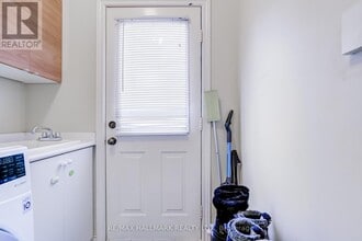 45 Oland Dr in Vaughan, ON - Building Photo - Building Photo