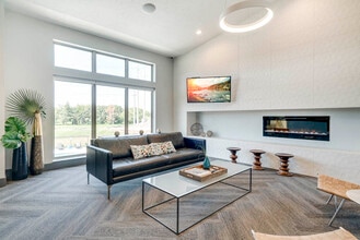 The Villas at Mahoney Park in Lincoln, NE - Foto de edificio - Building Photo