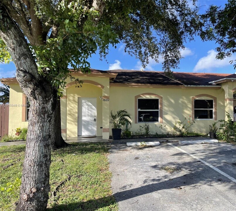 28452 SW 141st Pl in Homestead, FL - Building Photo