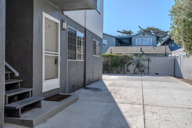 102 Brighton Rd in Pacifica, CA - Building Photo - Building Photo