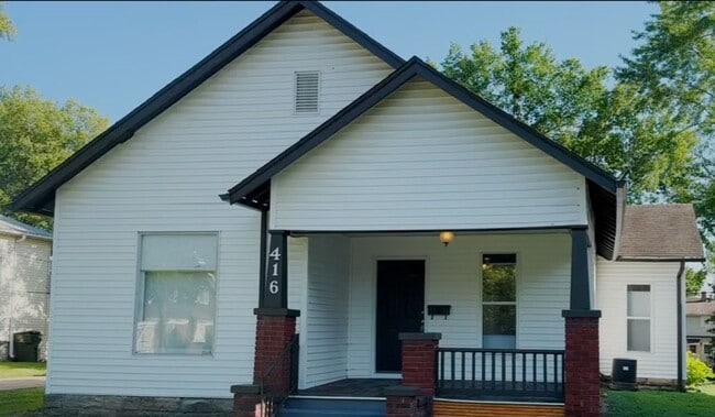 property at 416 Grover St