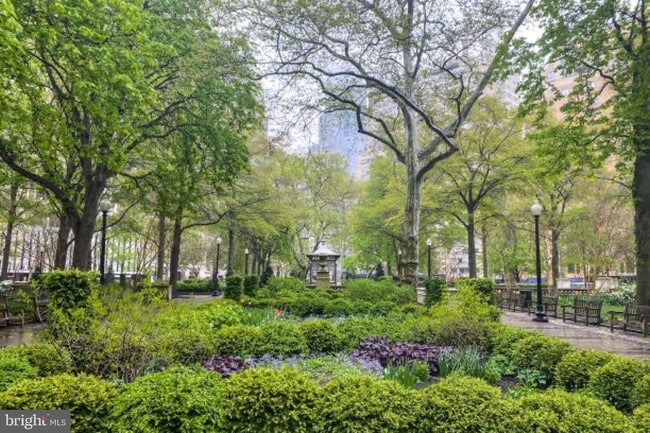 1953 Locust St, Unit 2R