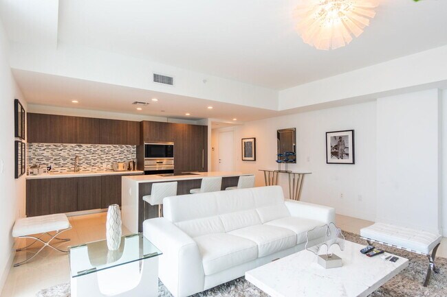 1150 NW 102nd St in Miami, FL - Building Photo - Building Photo