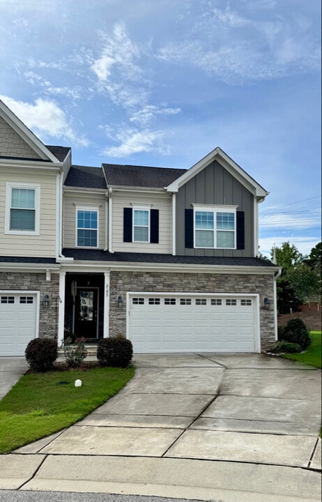 2195 Pineola Bog Trail in Apex, NC - Building Photo