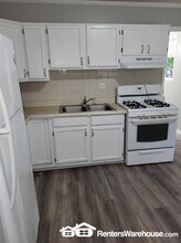 9307 Stark Ave in Kansas City, MO - Foto de edificio - Building Photo