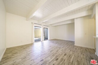 43609 Stanridge Ave in Lancaster, CA - Building Photo - Building Photo